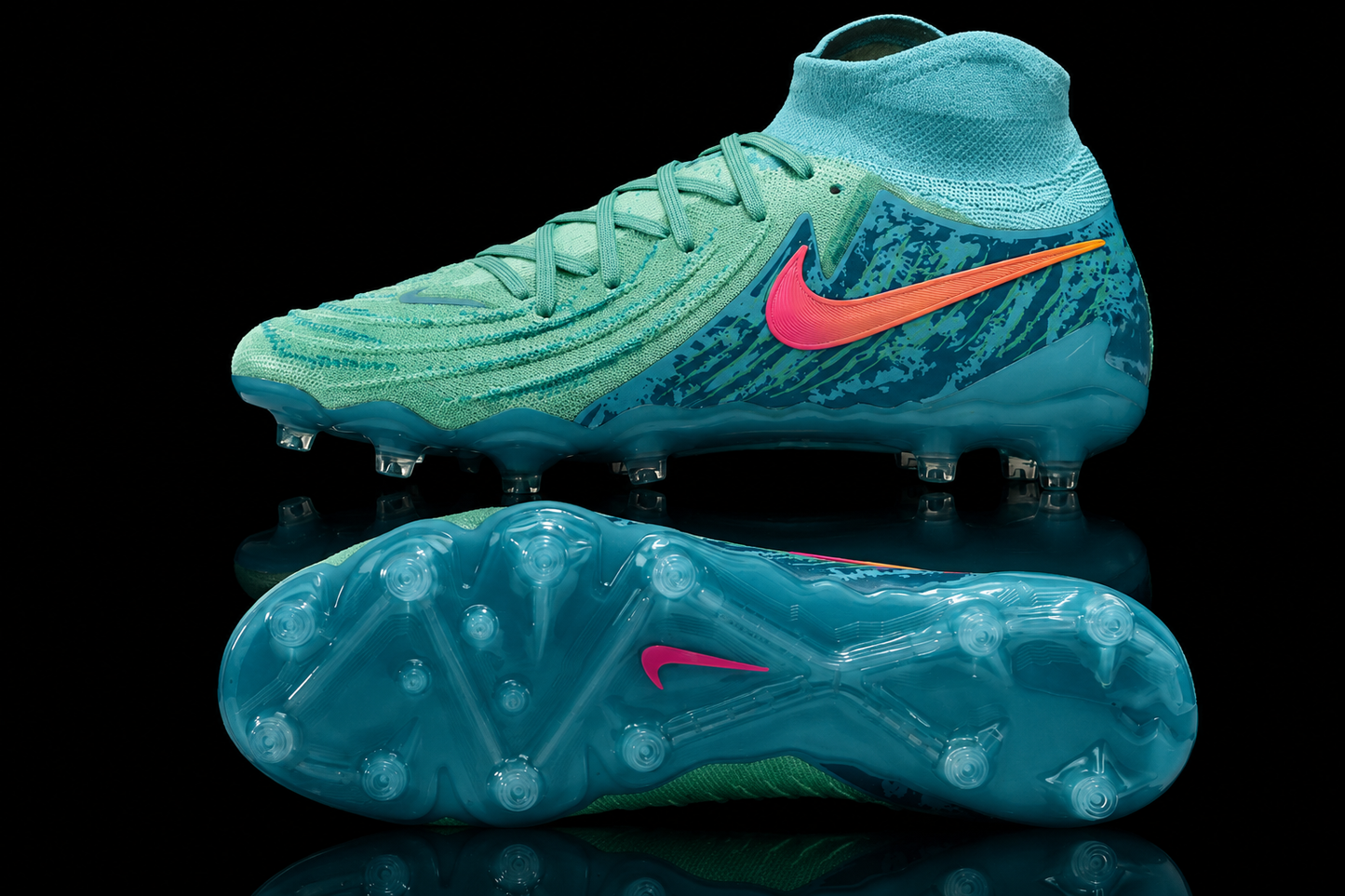 Phantom Gx Luna 2 LV8 Elite Artificial Grass