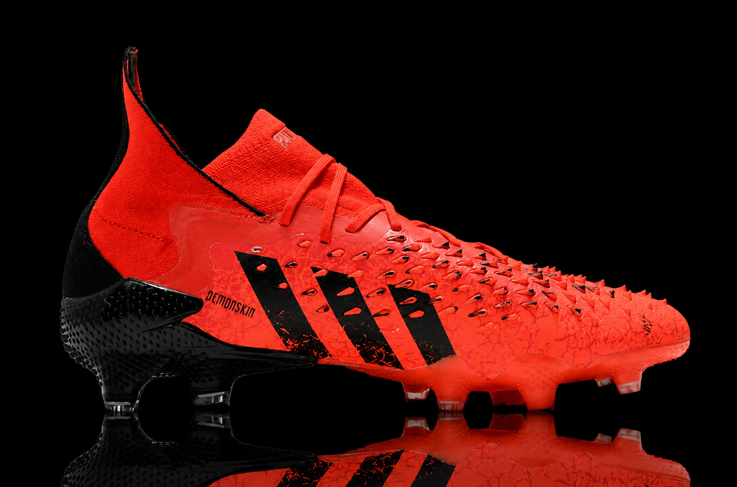 Predator Freak 21+ “Meteorite” Elite Frim Ground