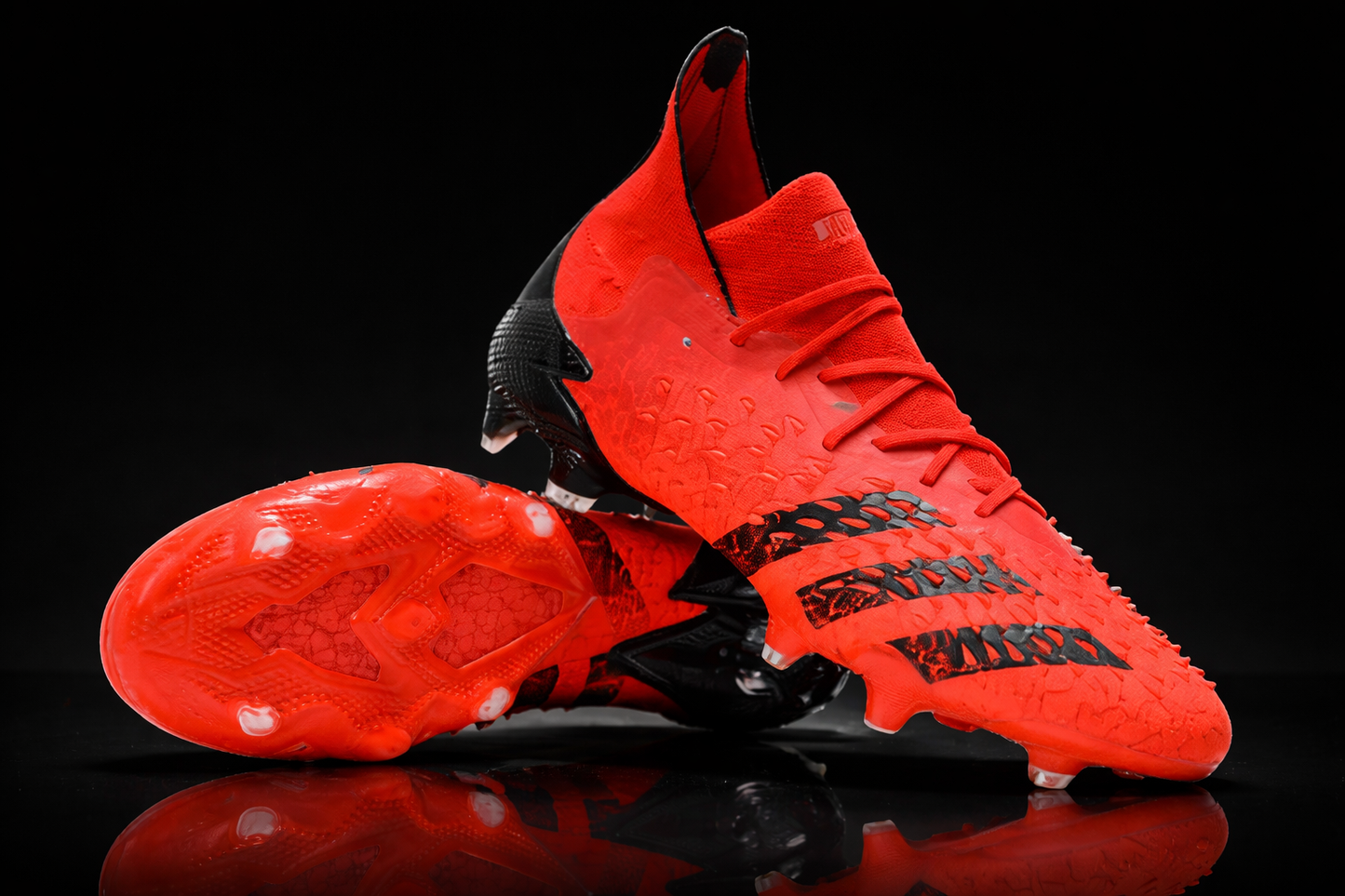 Predator Freak 21+ “Meteorite” Elite Frim Ground